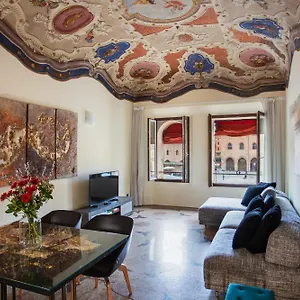 Apartment Urbanicooh Paracelso - Piazza Maggiore View, Bologna